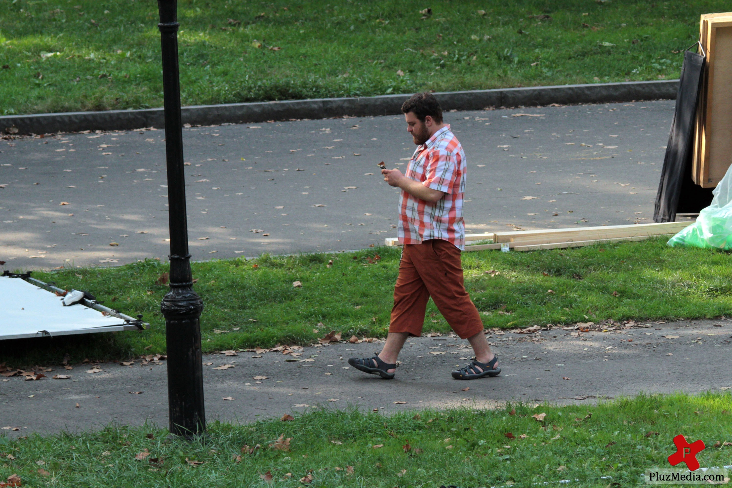 Alicia Silverstone on the film set of 'Gods Behaving Badly' | Picture 87601